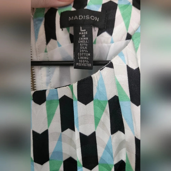 Green Blue Geometric Womens Silk Blend Top Size L Eclectic Artsy Contemporary - Picture 7 of 7